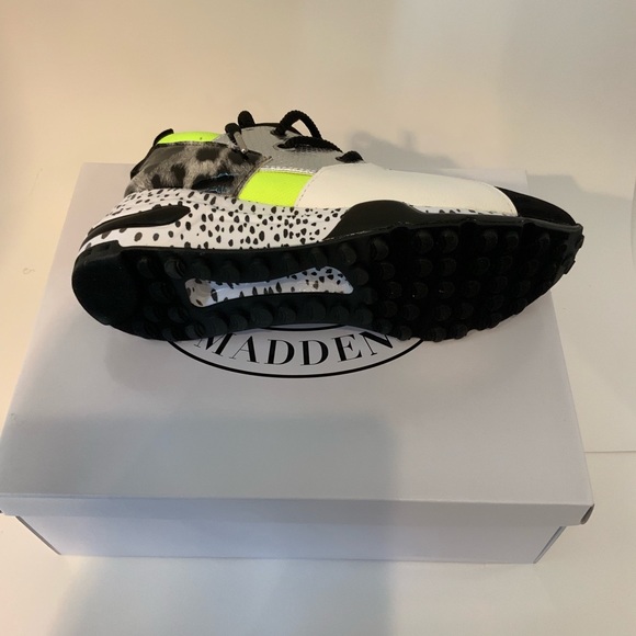 🚫SOLD🚫 Steve Madden (9) Cliff - Picture 7 of 7